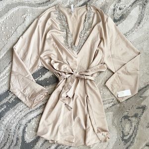 NWT flora x flora nikrooz satin beige robe